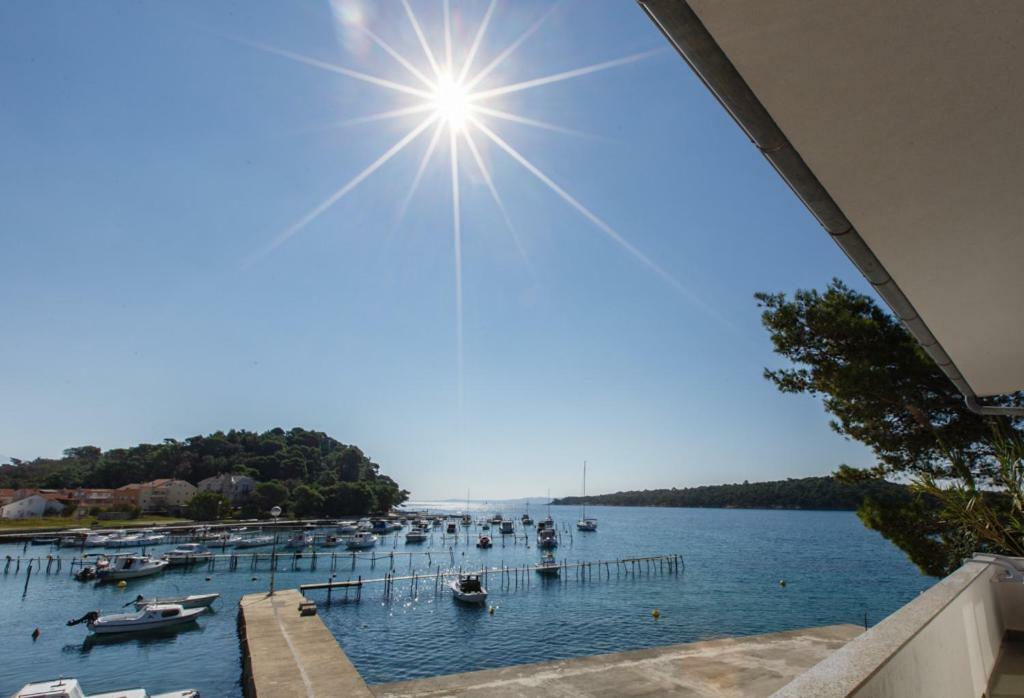 Apartmani Maris III Rab Town Bagian luar foto
